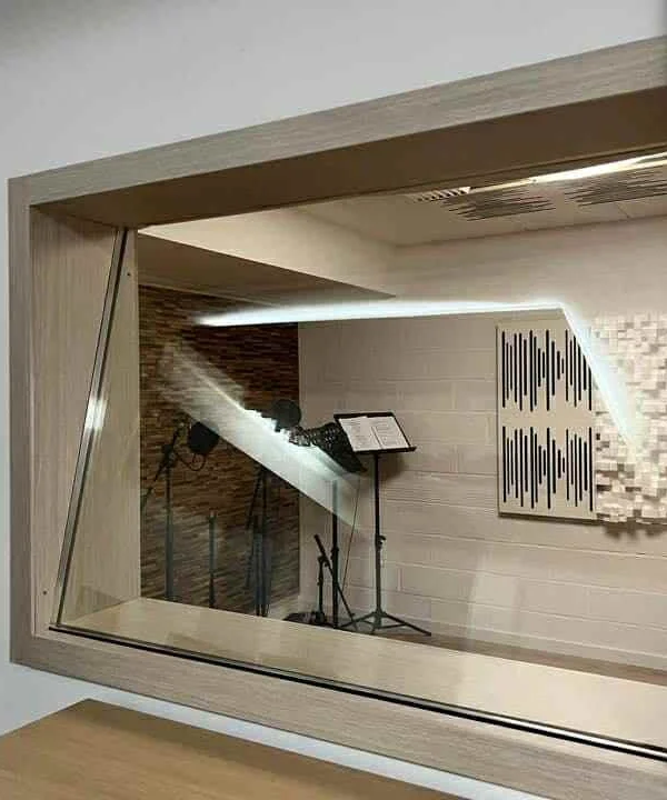 Vitrerie sur mesure — verrière intérieure et vitrage décoratif
